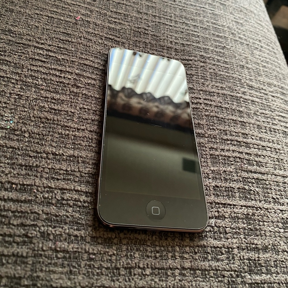 IPOD touch Space Gray 7th Gen